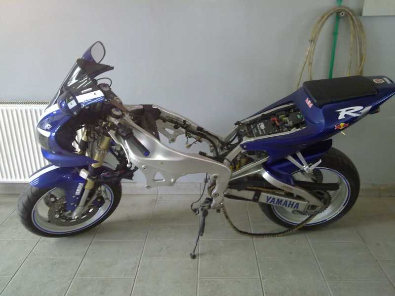 YZF R1 Bild 1